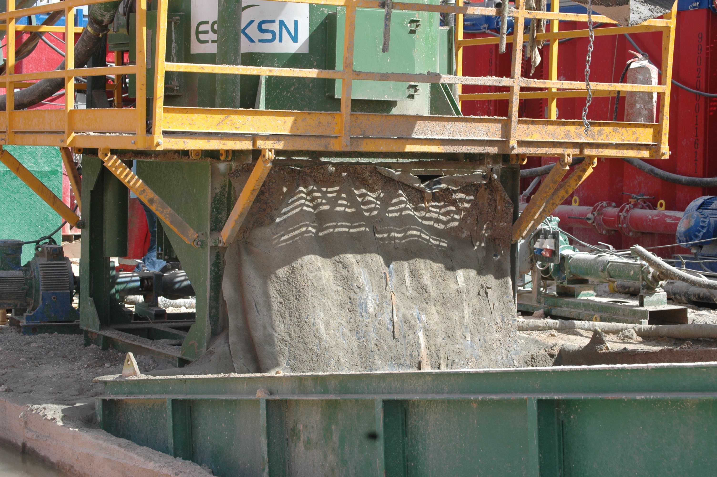 科迅油基泥漿不落地系統(tǒng)的設(shè)備組成有哪些