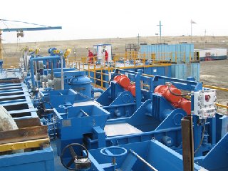 西安科迅泥漿干燥振動(dòng)篩用于鉆井廢棄物處理系統(tǒng)