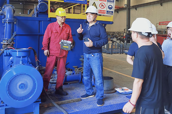 科迅110臺(tái)泥漿攪拌器及砂泵設(shè)備開啟交付